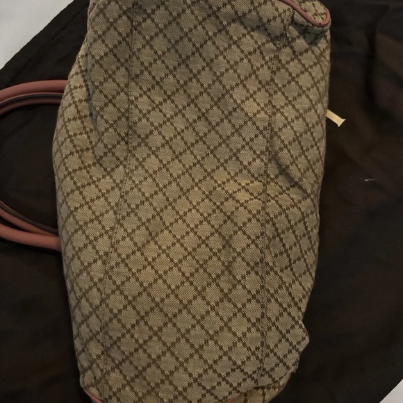 Gucci monogram use like 5 times.. like new - Picture 5 of 10